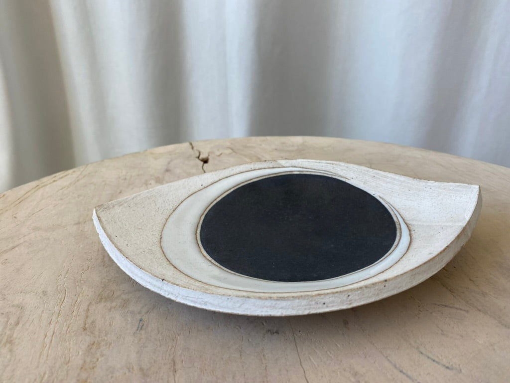 Mquan Medium Dish Eye: Crescent Indigo