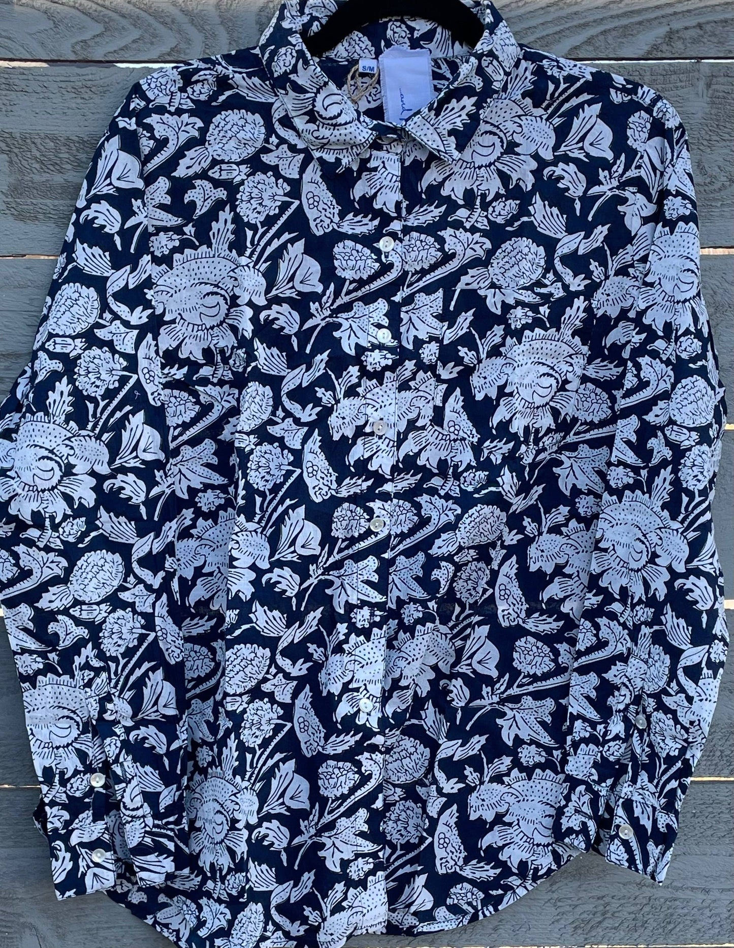 and for Good - Good Boyfriend Shirt - Madison Floral Navy: Navy / S/M