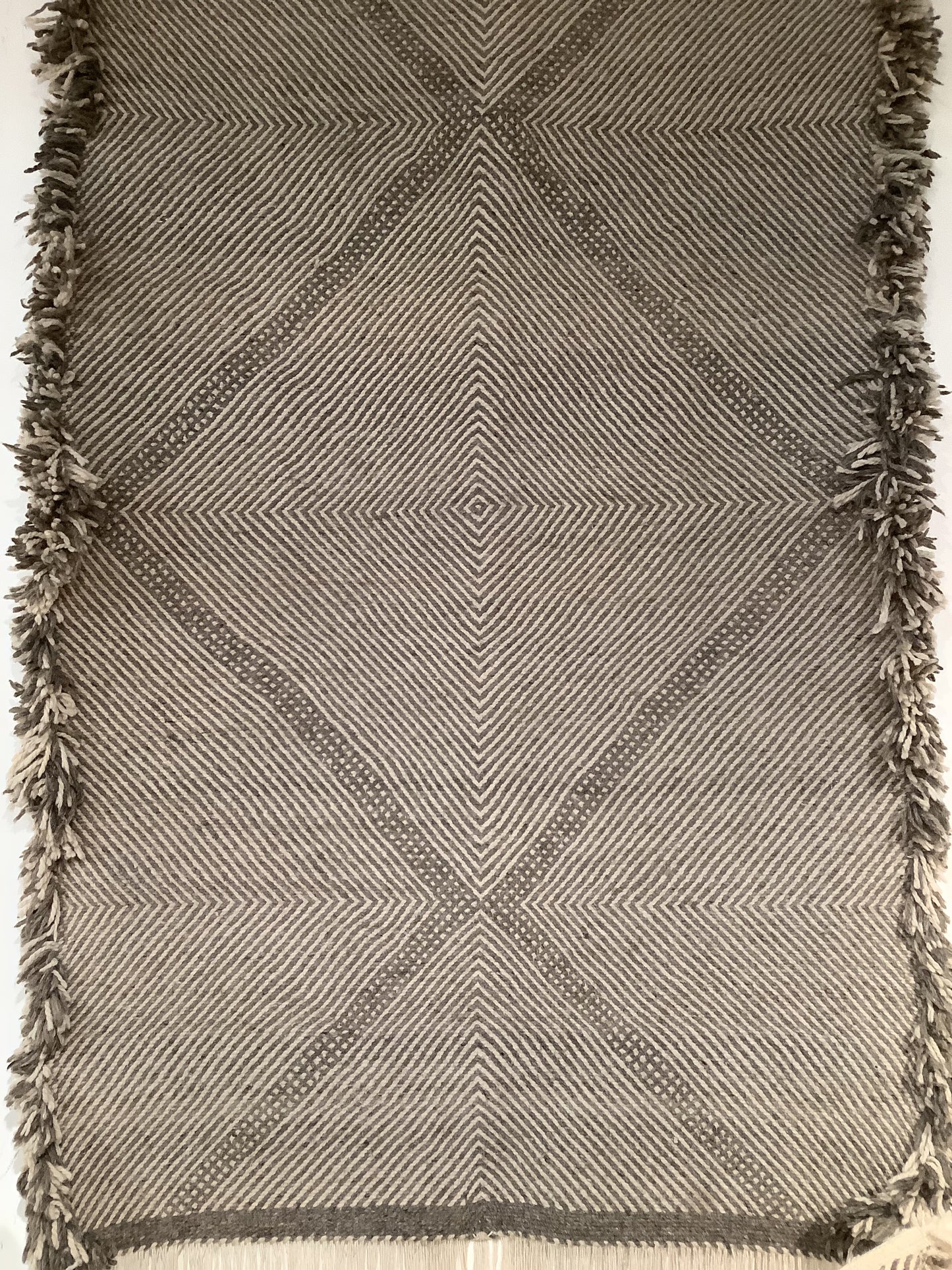 grey diamond moroccan 6' x 3'11''