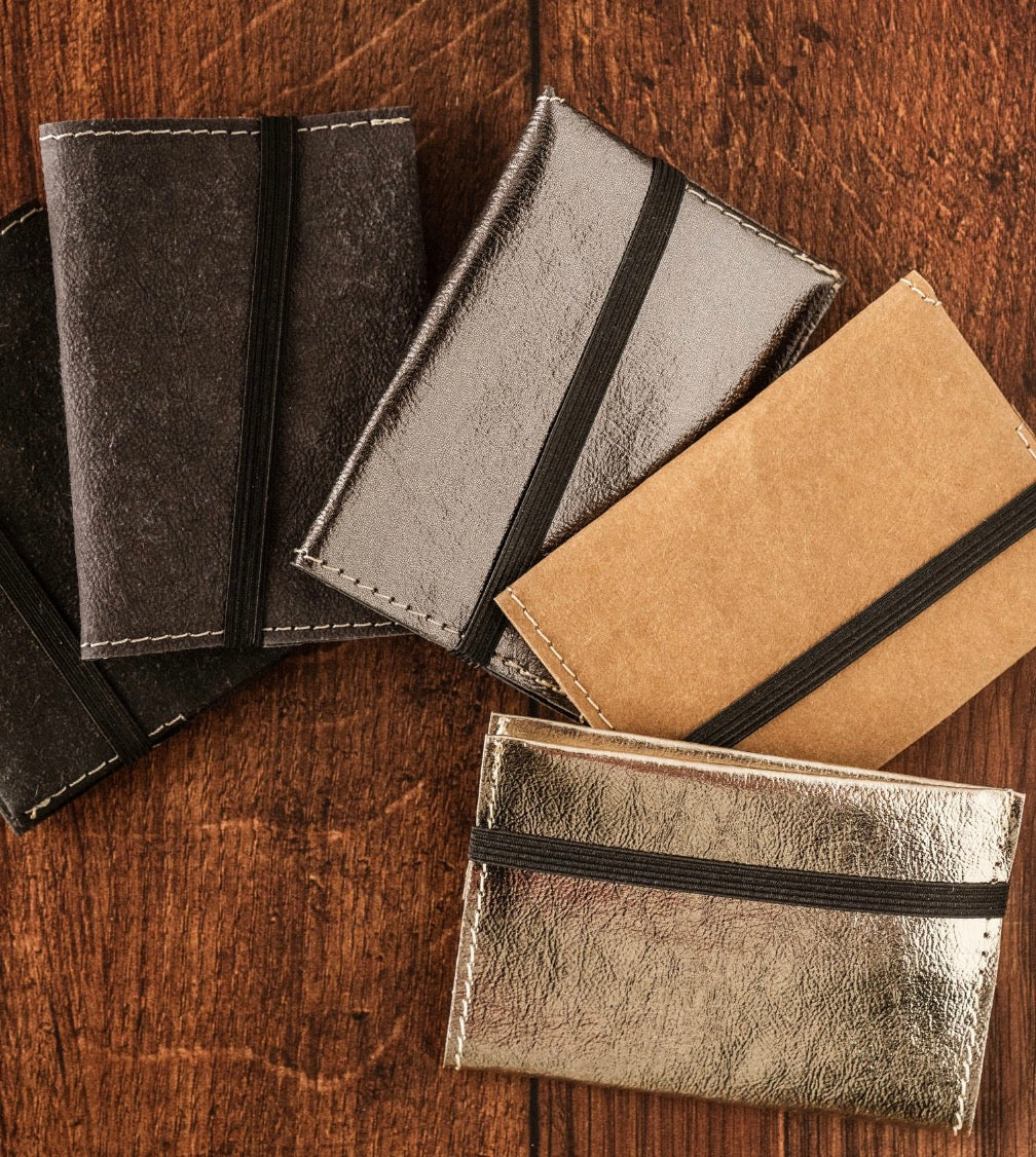 Uashmama vegan card holder