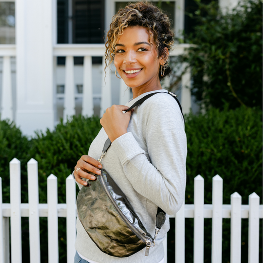 Uashmama - SLING BODY BAG: Woven Black