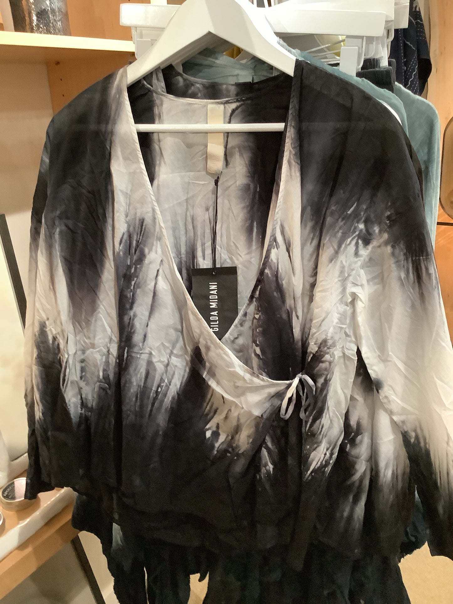 Flap top black flood