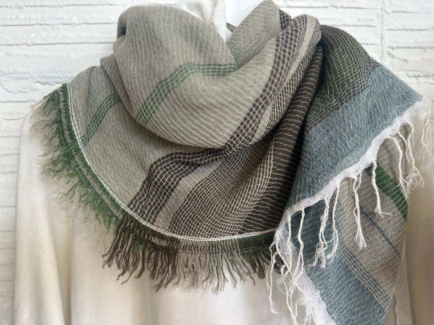 Roots Fluff Small Scarves by Tamaki Niime