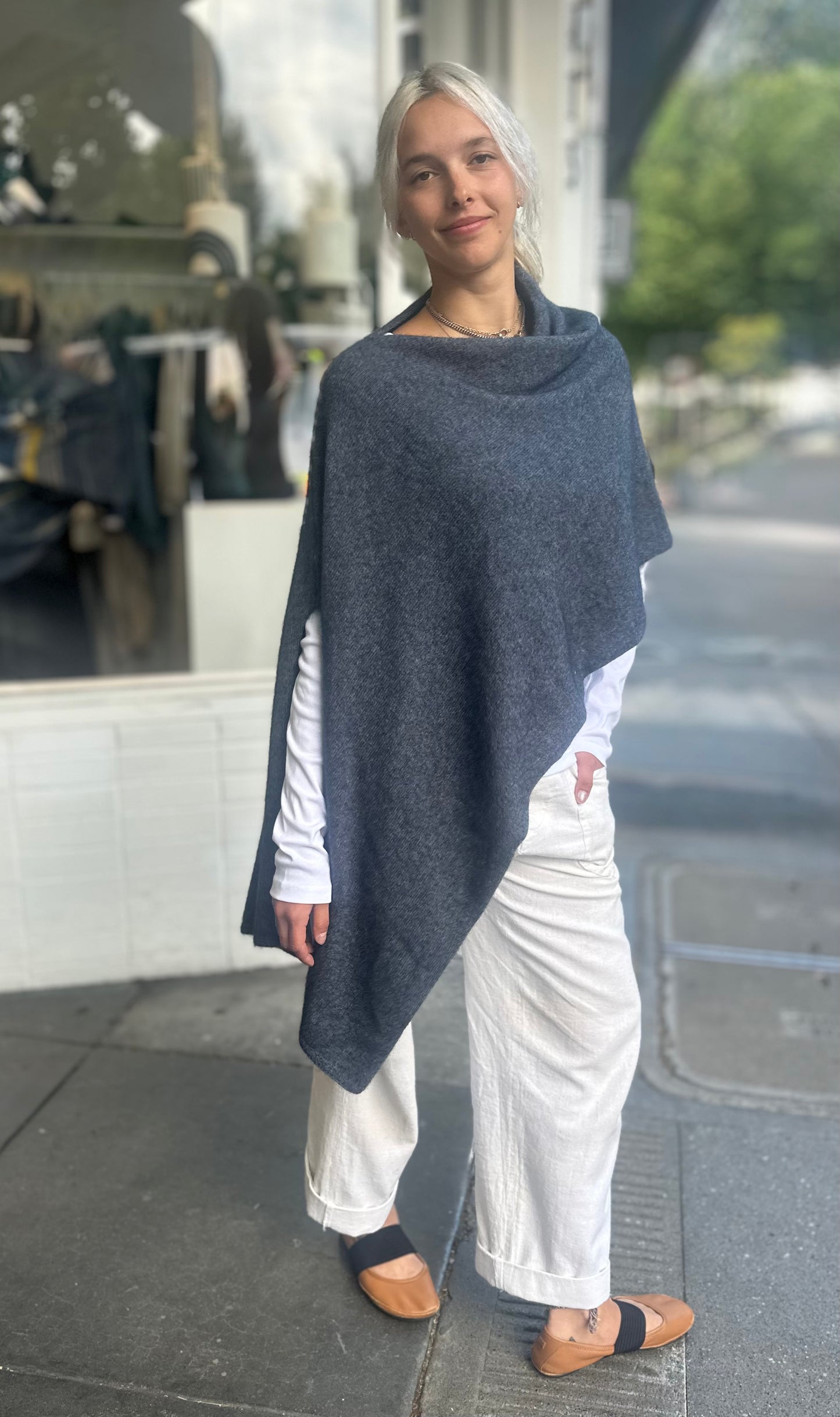 Kaha Eco-Capelet- Hand Loomed in Christchurch, New Zealand