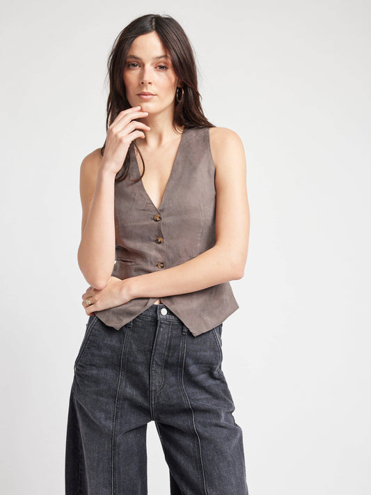 Self Contrast - Alena Vest: Willow / M