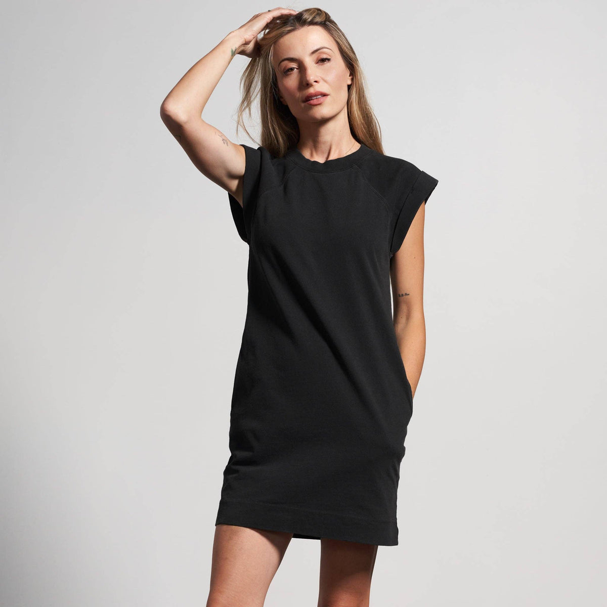 Rowan - Estelle Cap-Sleeve Raglan Heritage Dress: Black / S / WKDR0003