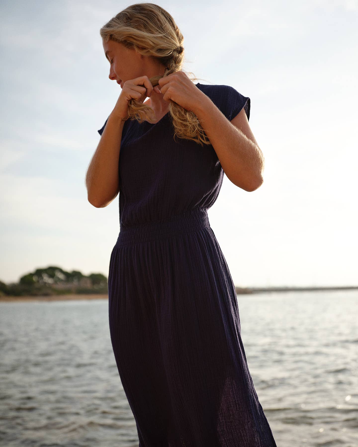 CECILIA SÖRENSEN - 734 MAIMÓ Gathered dress in soft organic cotton muslin: Navy blue