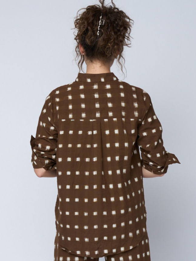 and for Good - Good Boyfriend Shirt with Mandarin Collar - Ikat Squares Mocha: Mocha / L/XL