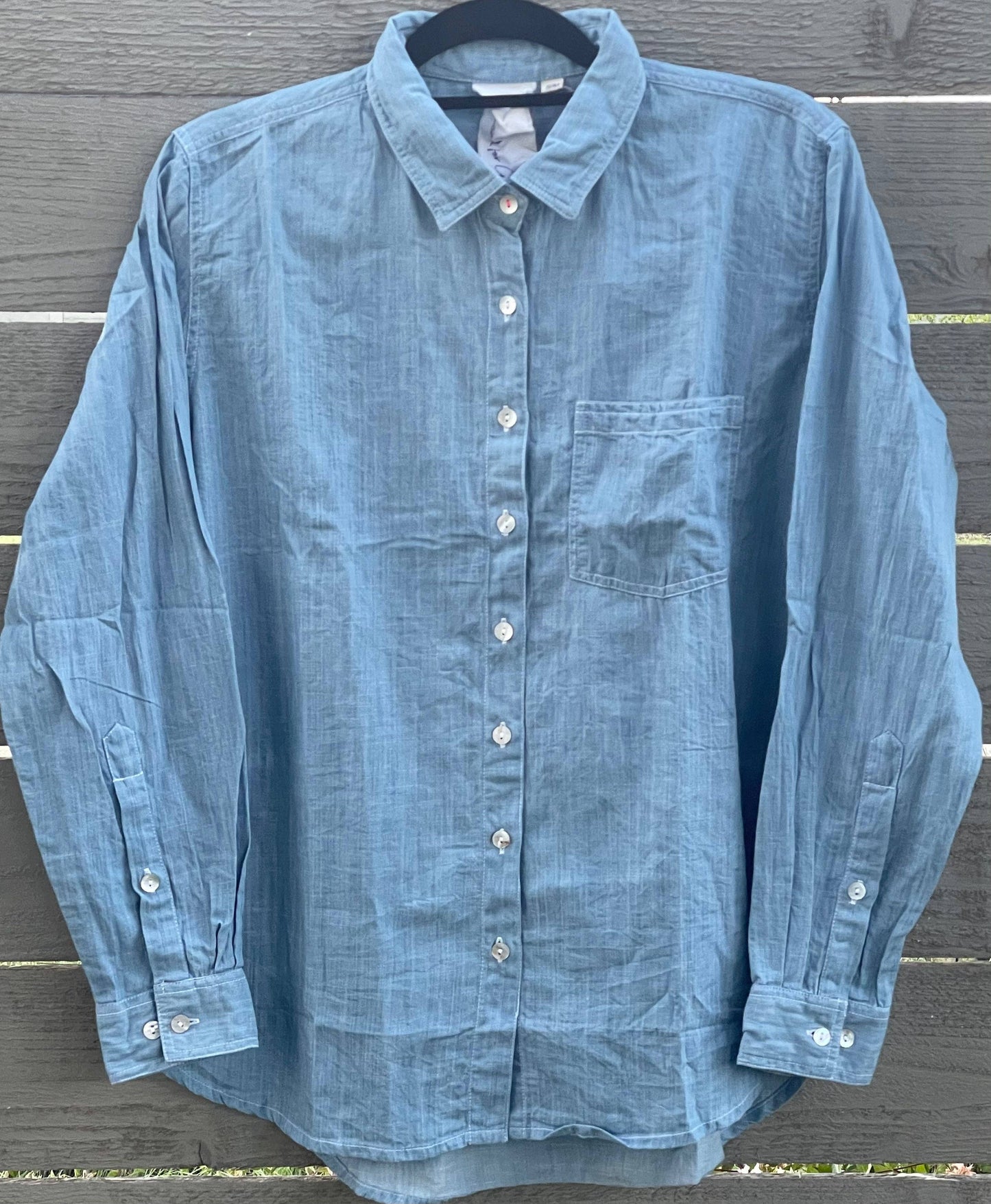 and for Good - Good Boyfriend Shirt - Chambray Light Wash: Chambray Light Wash / XS