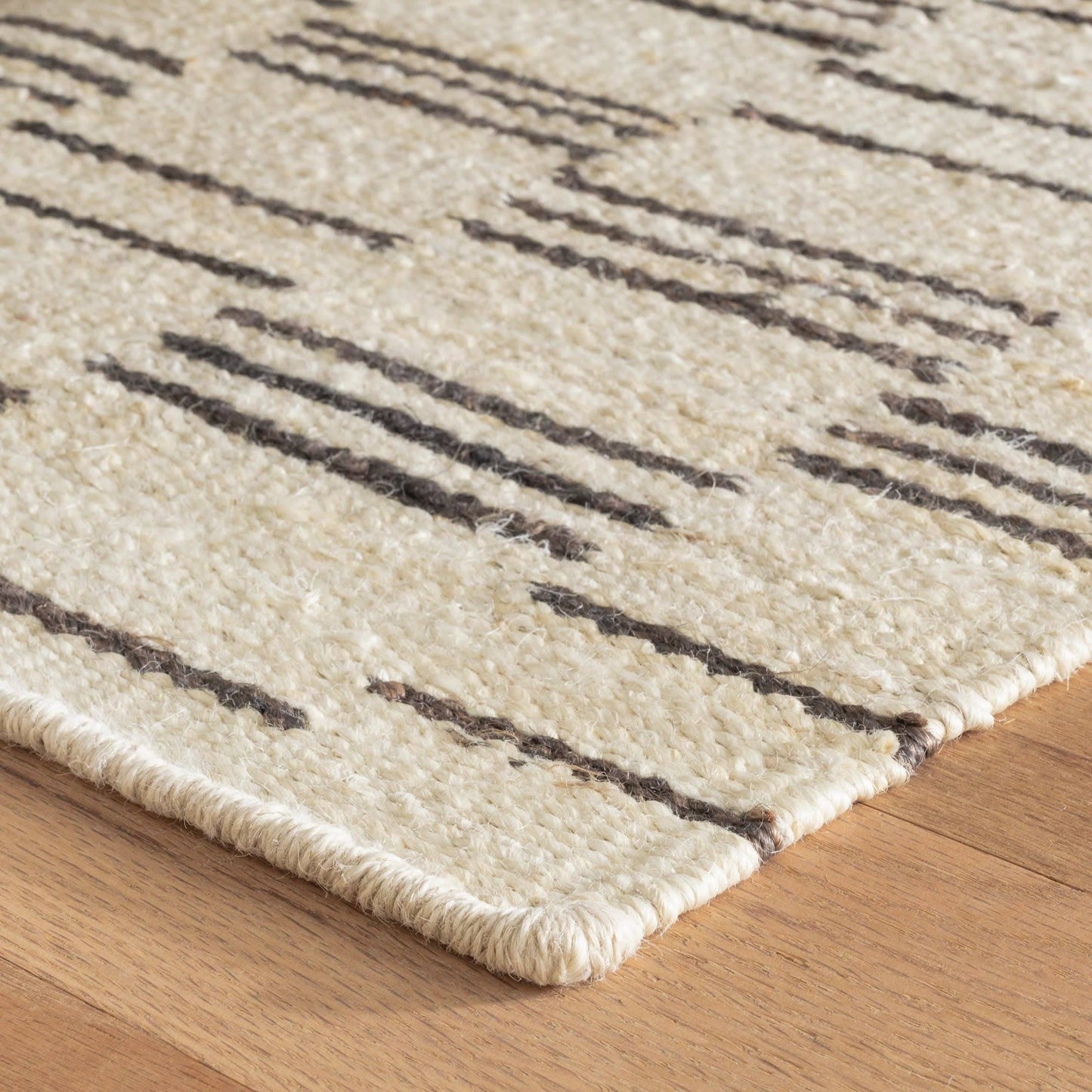 Leni Handwoven Jute Rug | Oatmeal: 2' x 3'