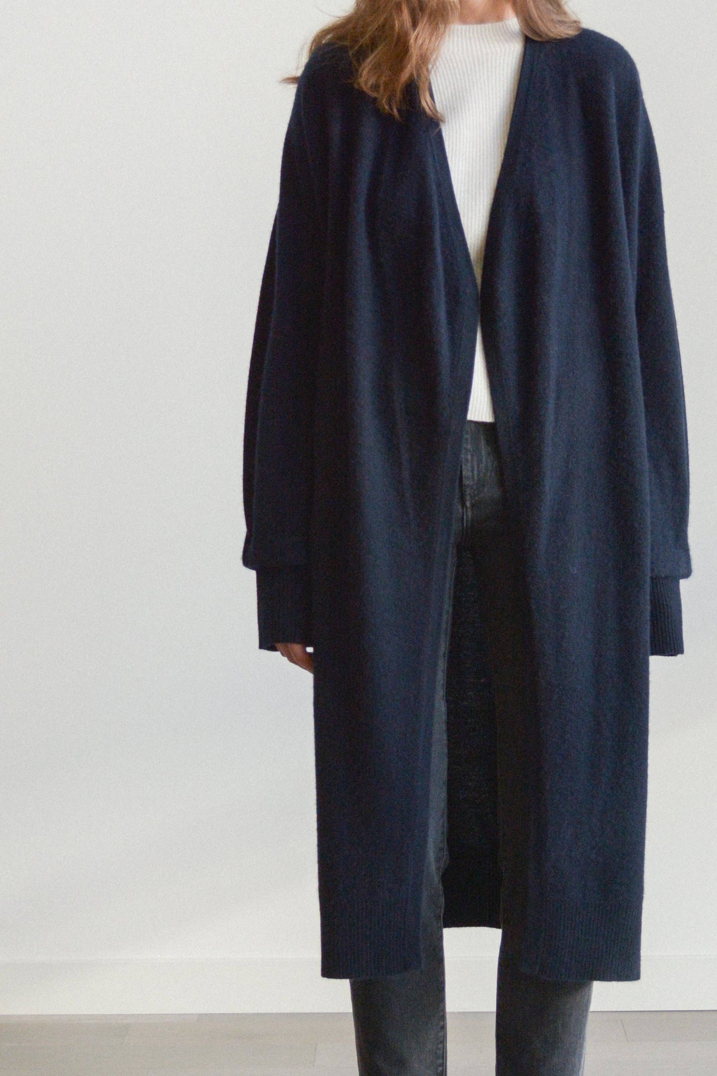 Understate. - Essential Long Cardigan in Navy: OS