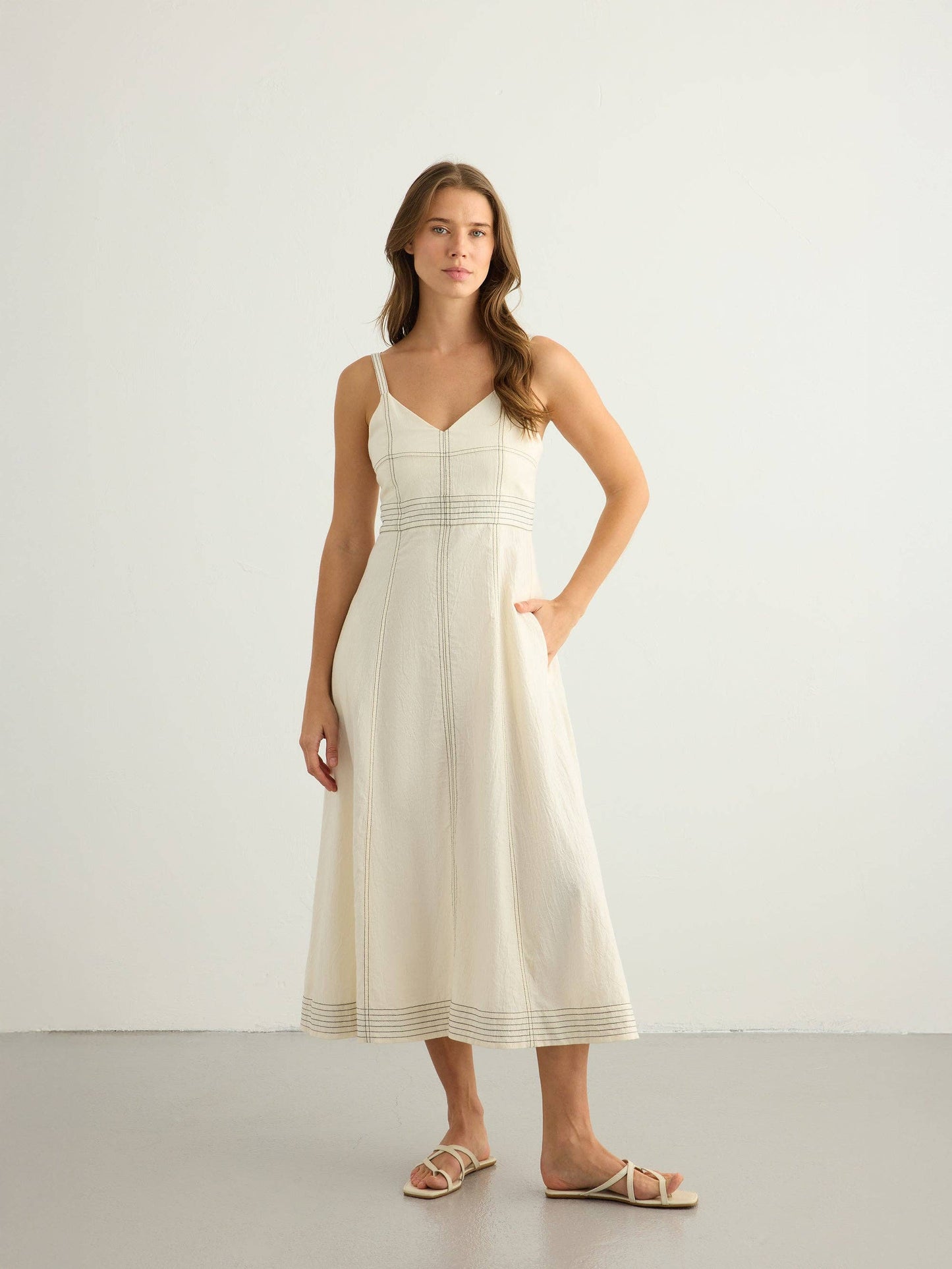 The Handloom - Eva Maxi Dress - Natural: Natural / M-L