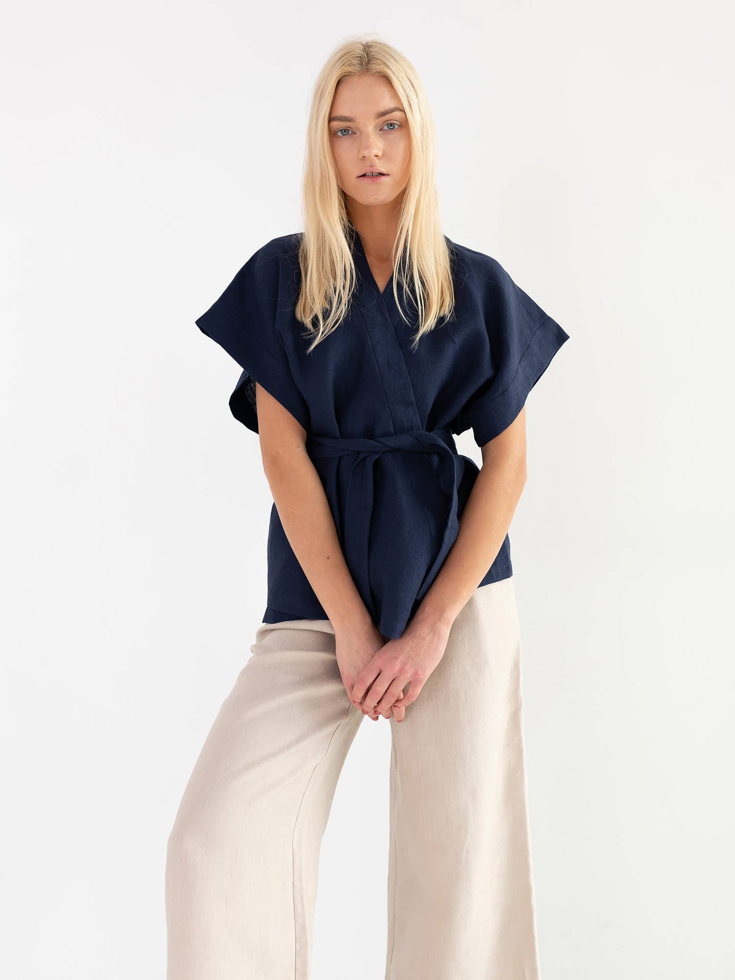 Love and Confuse - Eli Linen Kimono Top: White / M
