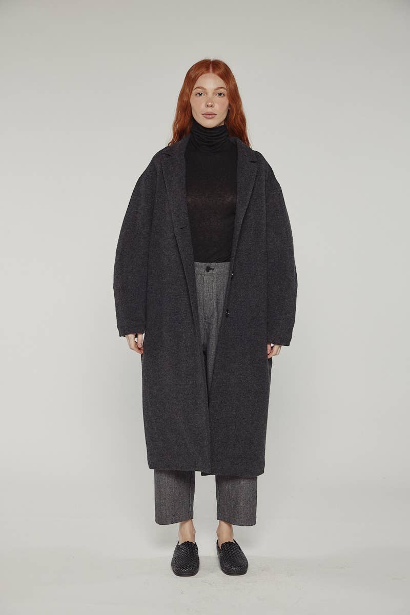 amente - Cocoon sleeve maxi coat: Charcoal / Solid / XS/S