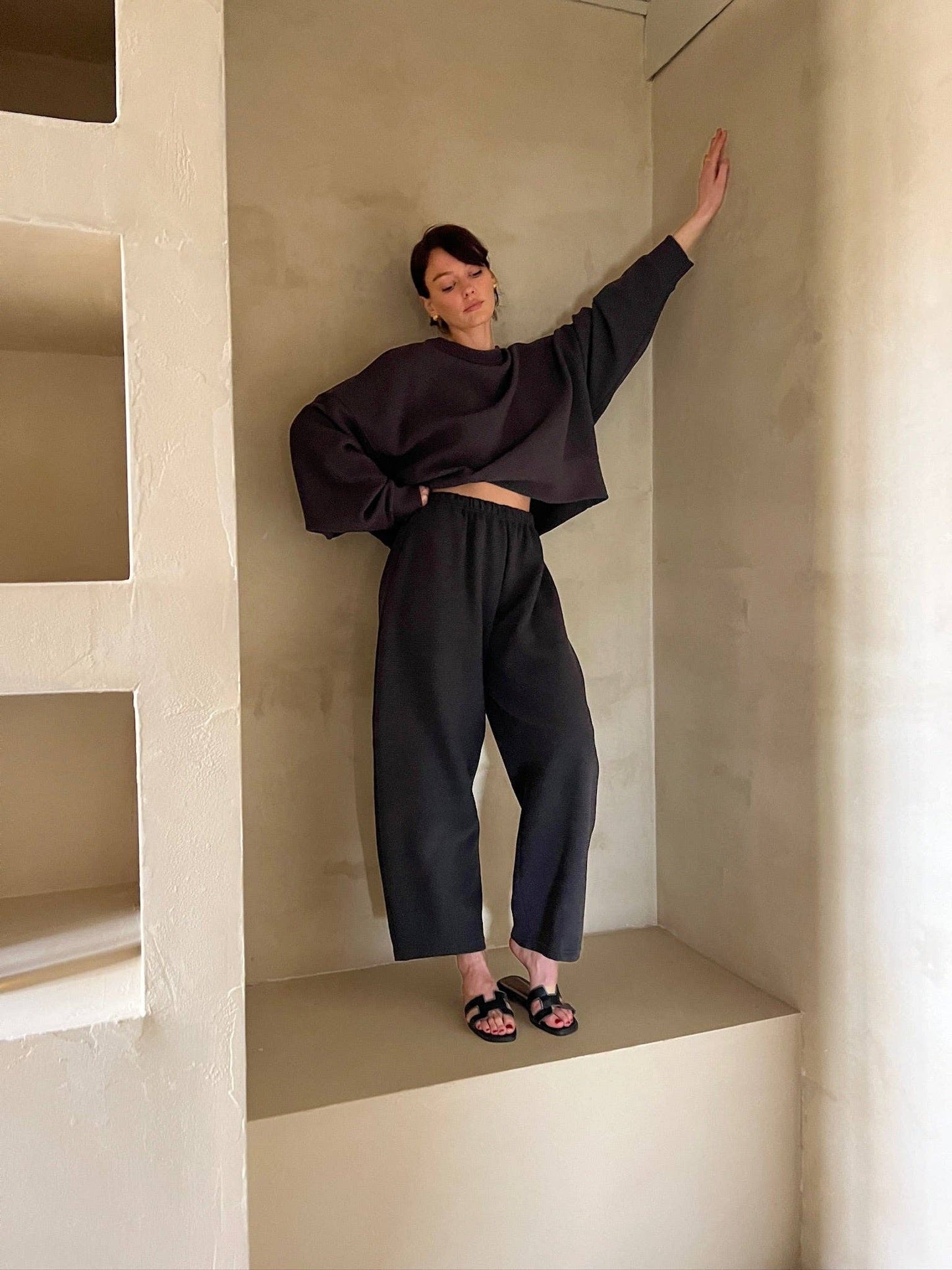 Camryn Rippled Cotton Curve Pant: Soft Onyx