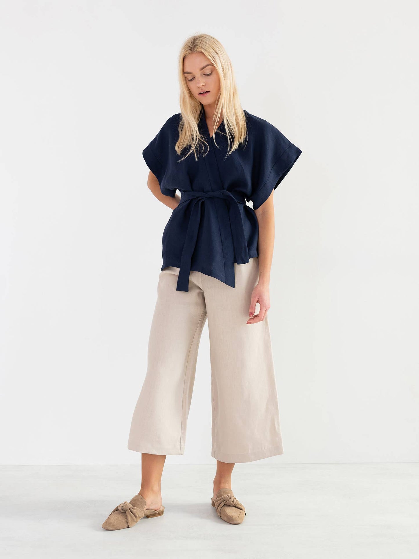 Love and Confuse - Eli Linen Kimono Top: Navy Blue / S