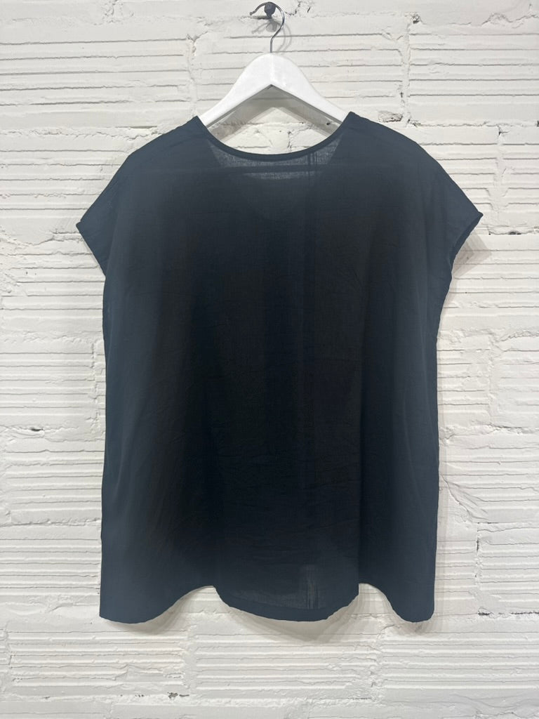 Tamaki-Niime Fuwa-Tee Cap Sleeve Cotton Top