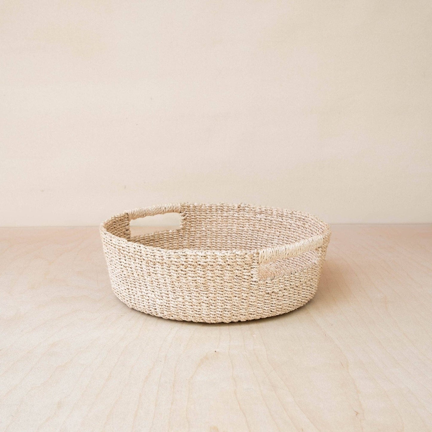 Circular Shallow Handle Hemp Straw Basket