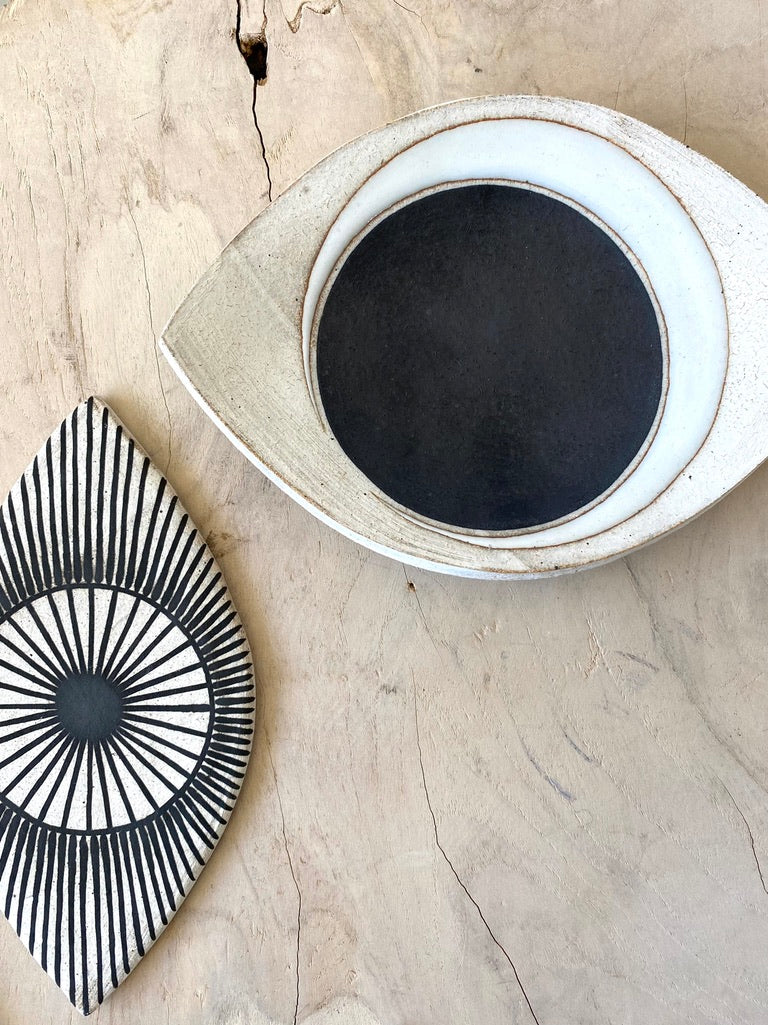 Mquan Medium Dish Eye: Crescent Indigo