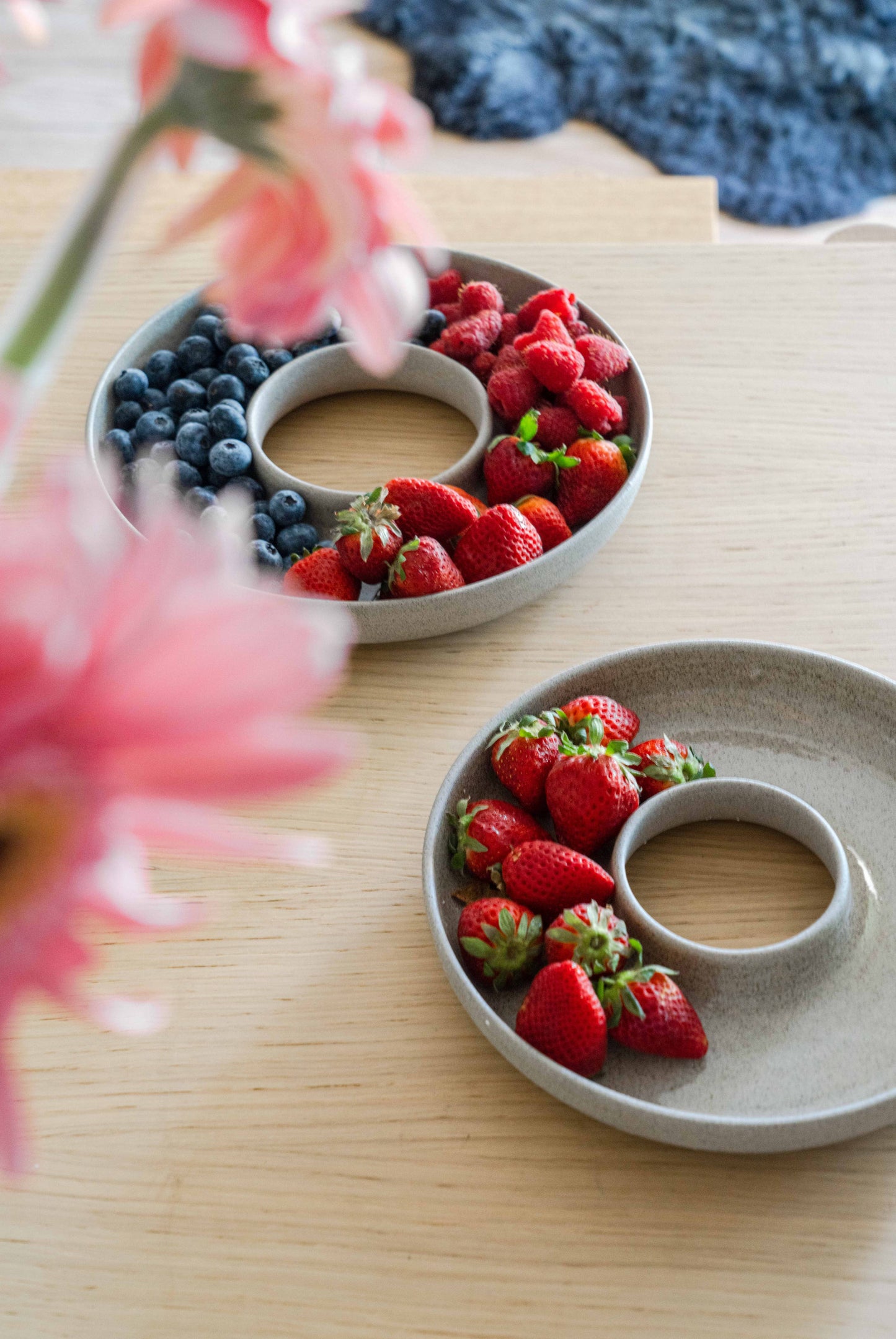 Creating Comfort Lab - Stoneware Serving Dish "CONCRETE": Large