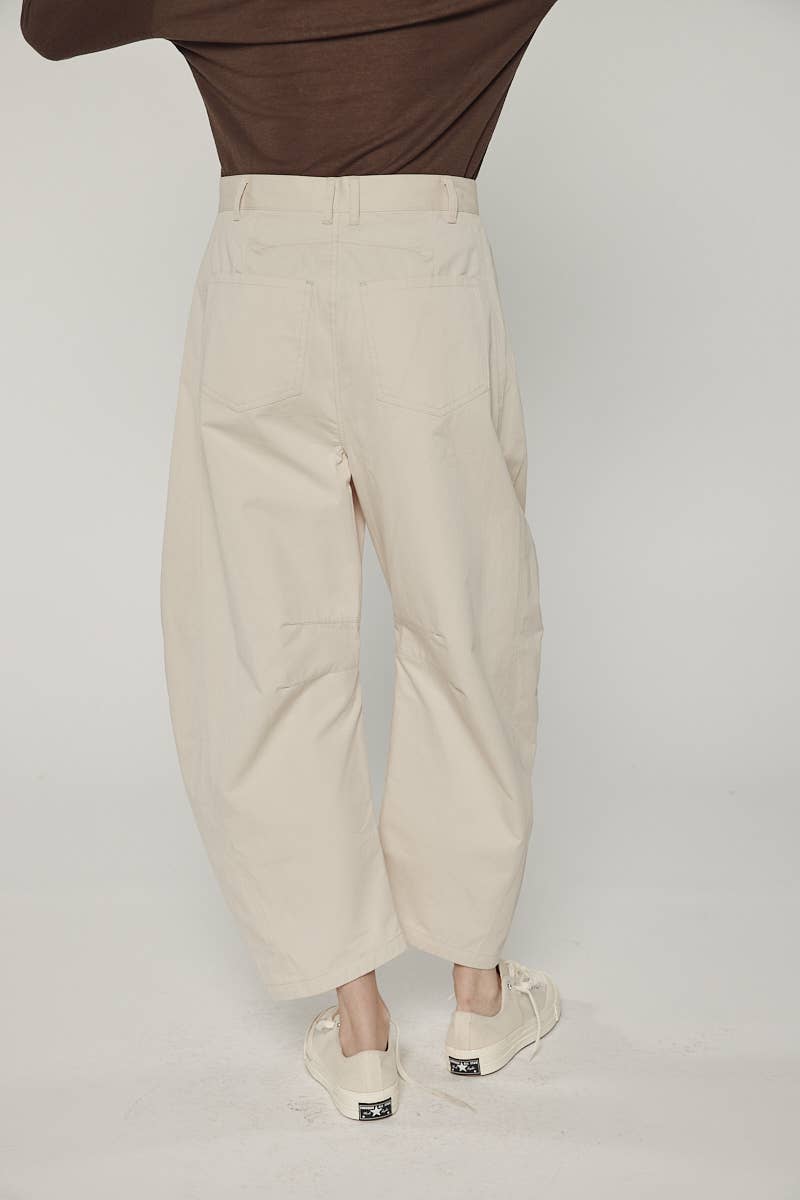 amente - Seemed barrel pants: Beige / Solid / L