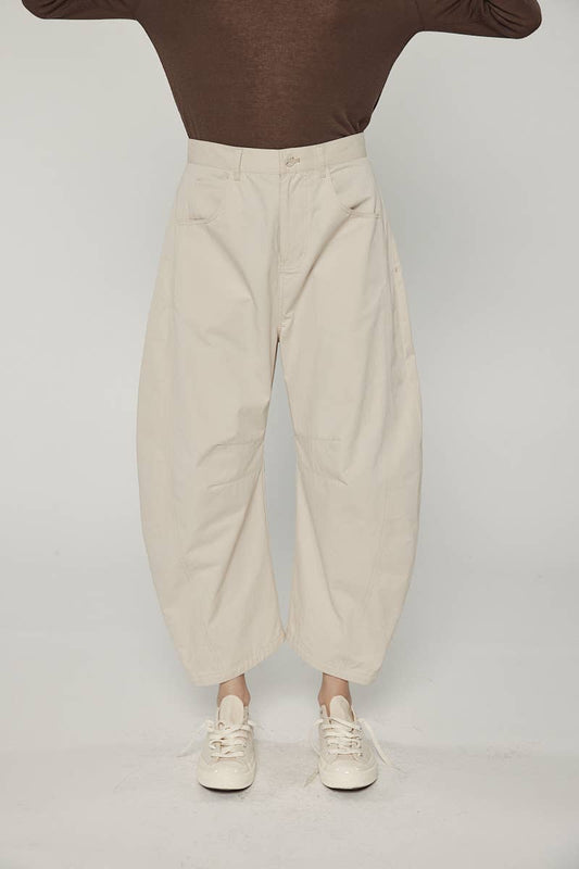 amente - Seemed barrel pants: Beige / Solid / XS