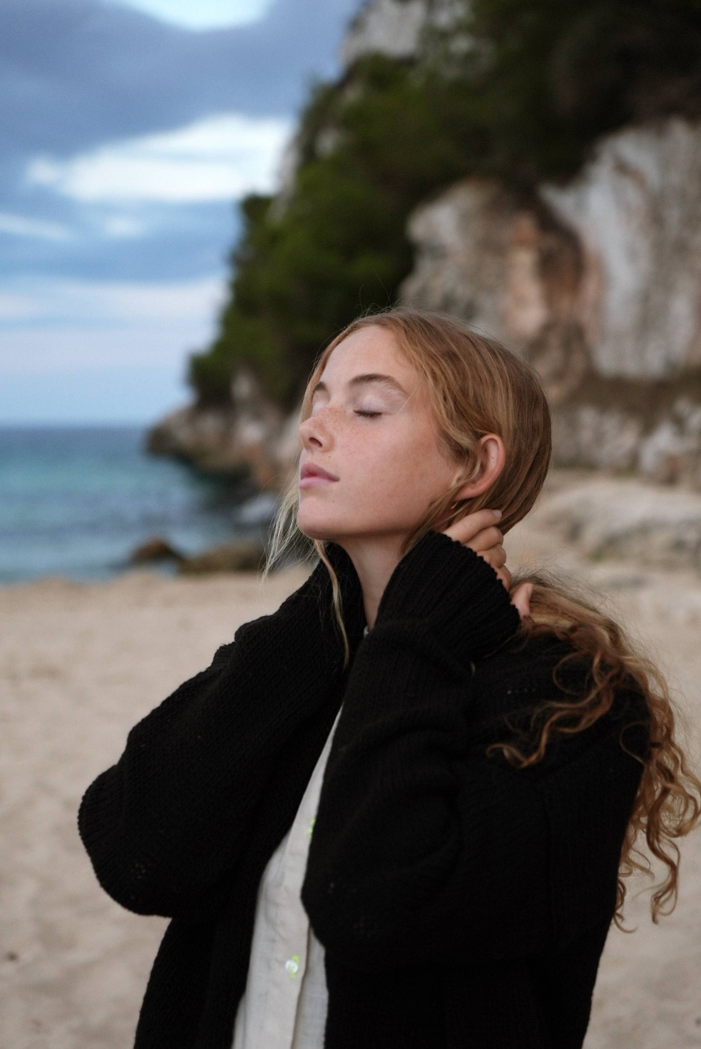 CECILIA SÖRENSEN - 900 Artisan Cardigan – Pure Merino Wool: Natural brown / M/L