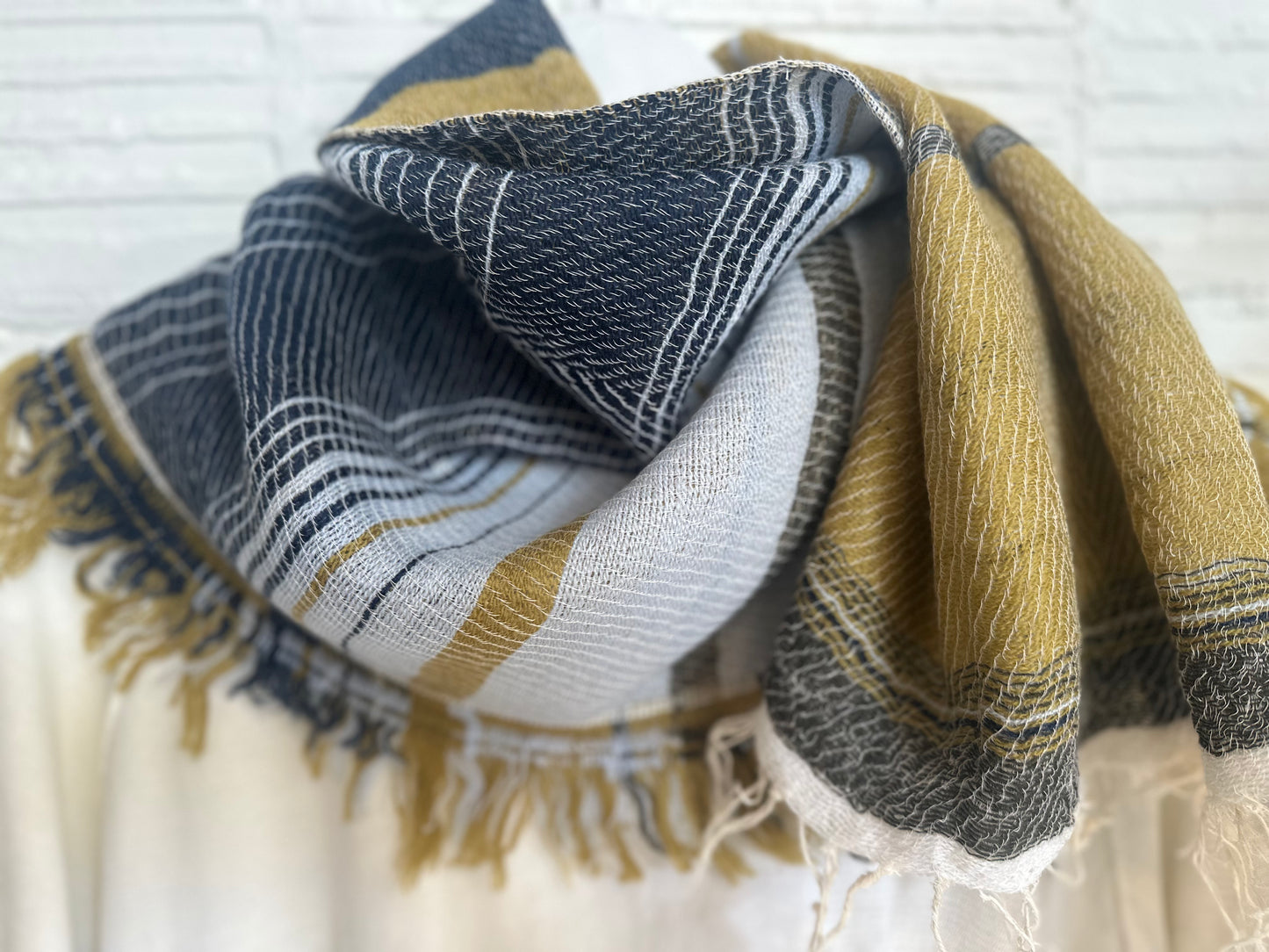 Roots Fluff Small Scarves by Tamaki Niime