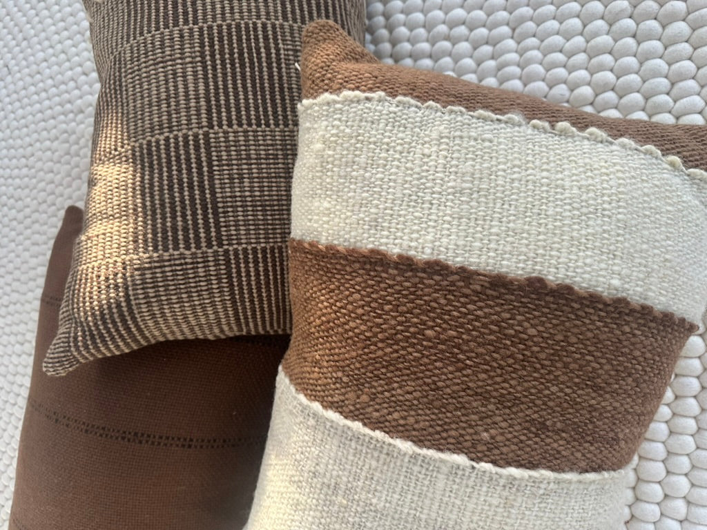 Lazo Vertical Stripe 16'' x 24'' Woolen Pillow from Chile