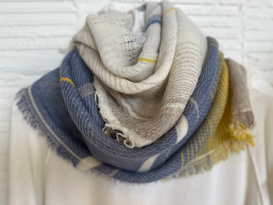 Roots Fluff Small Scarves by Tamaki Niime