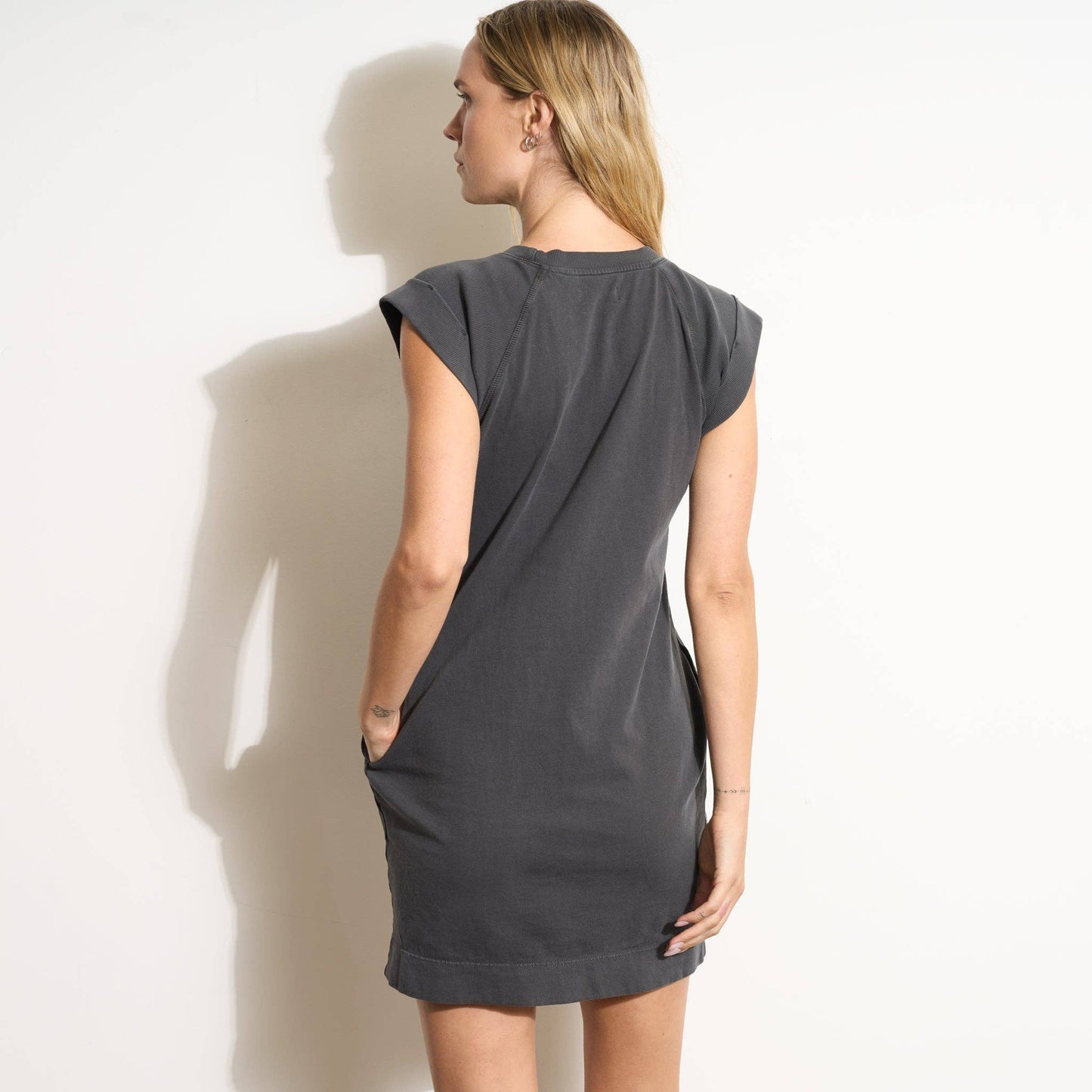 Rowan - Estelle Cap-Sleeve Raglan Heritage Dress: Black / S / WKDR0003