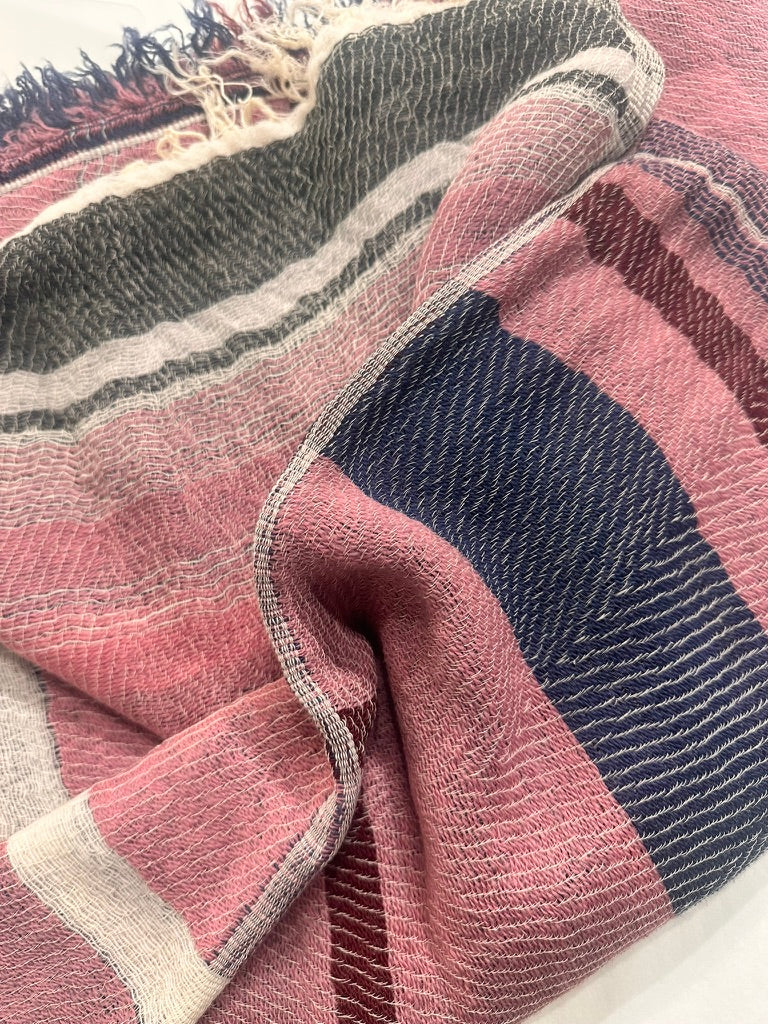 Middle Fluff Roots Square Shawl Cotton and Wool heaven