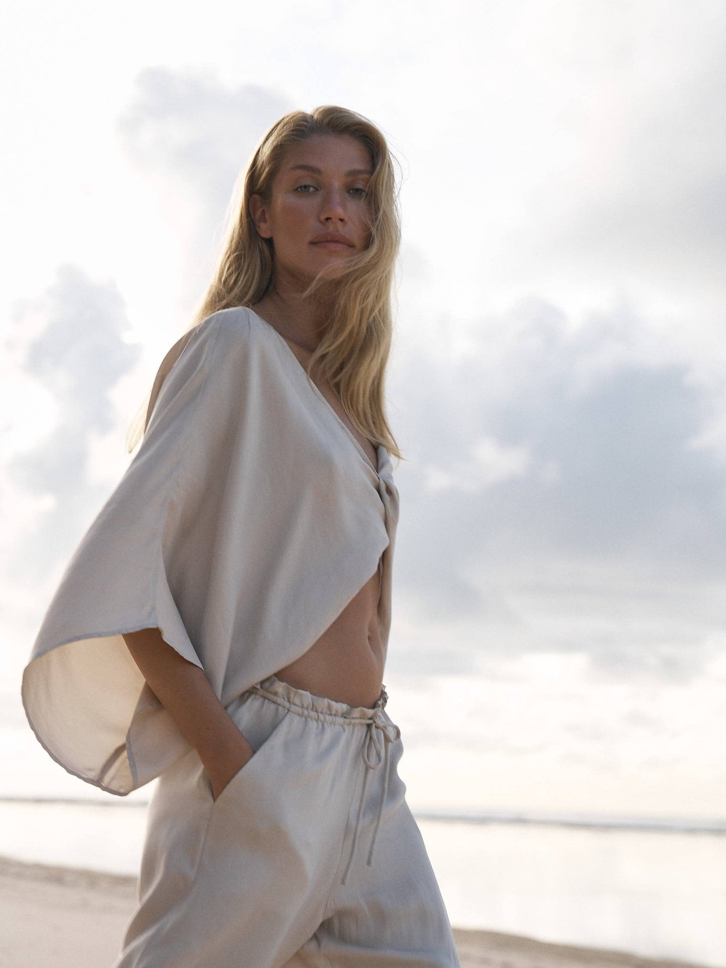 The Handloom - Lucid Knot Top - Sand: Sand / One Size