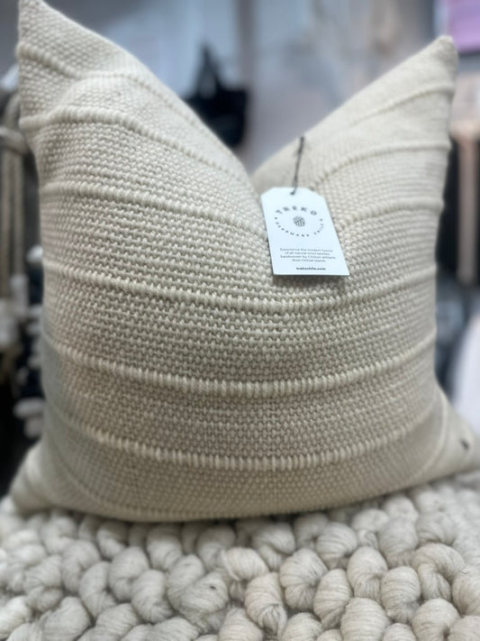 Makun Ecru Natural 22'' x 22''  Treko Chile.