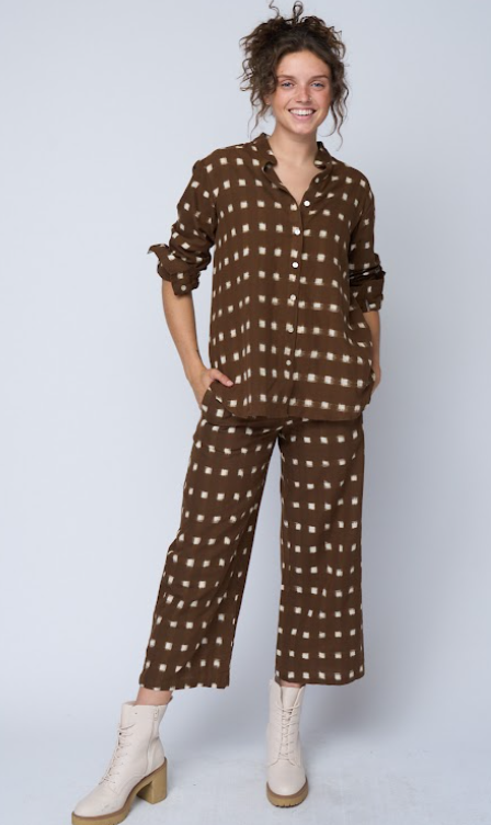 and for Good - Good Boyfriend Shirt with Mandarin Collar - Ikat Squares Mocha: Mocha / L/XL