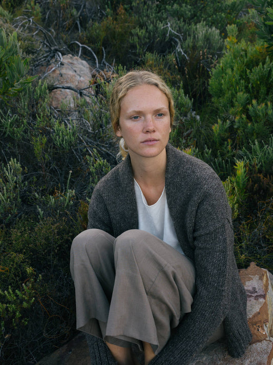 CECILIA SÖRENSEN - 900 Artisan Cardigan – Pure Merino Wool: Natural Beige / M/L