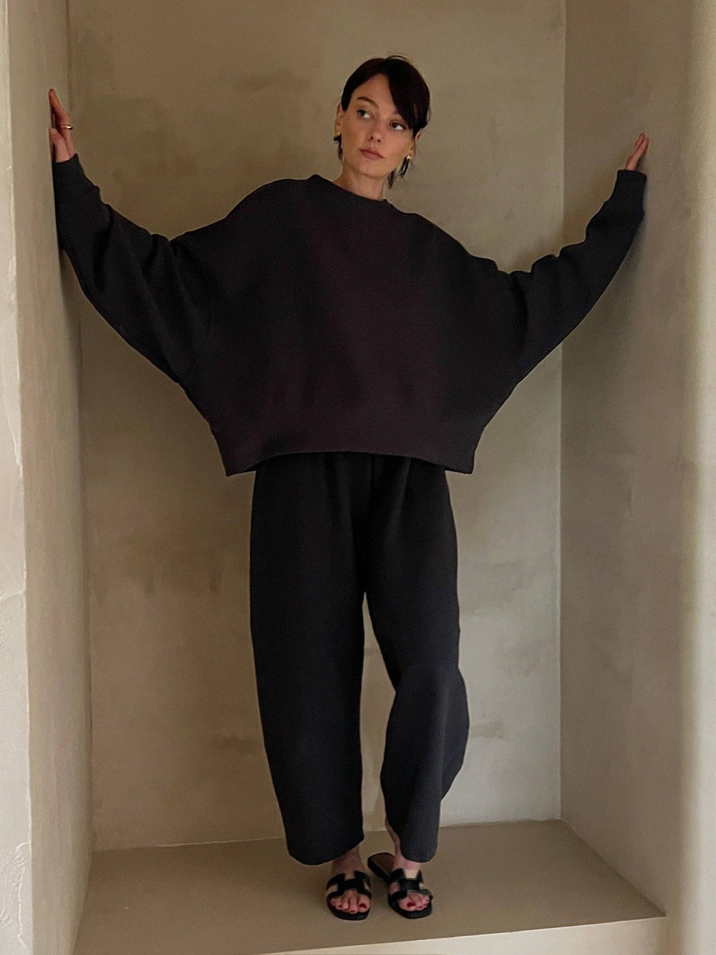 Camryn Rippled Cotton Curve Pant: Soft Onyx