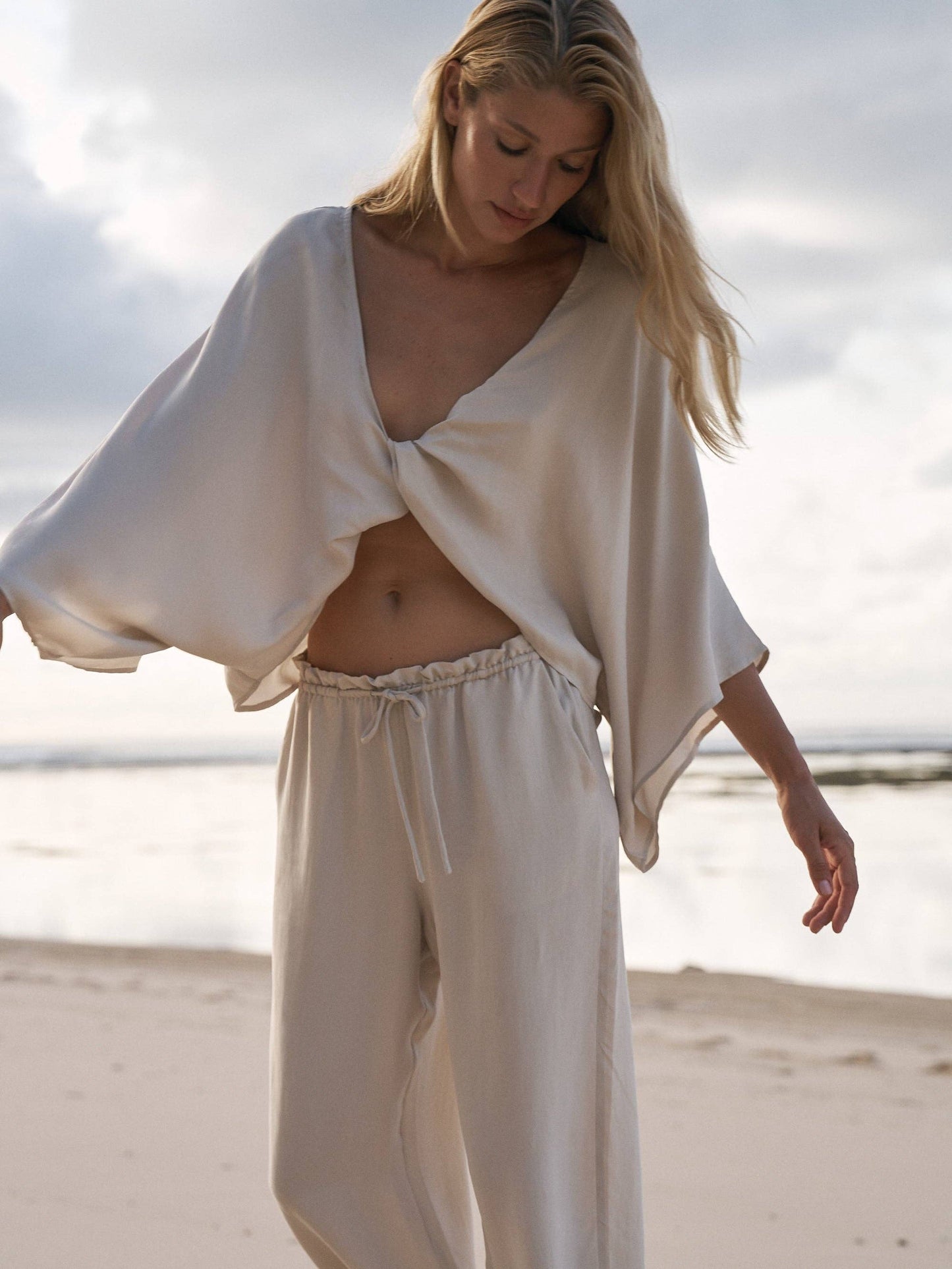 The Handloom - Lucid Knot Top - Sand: Sand / One Size