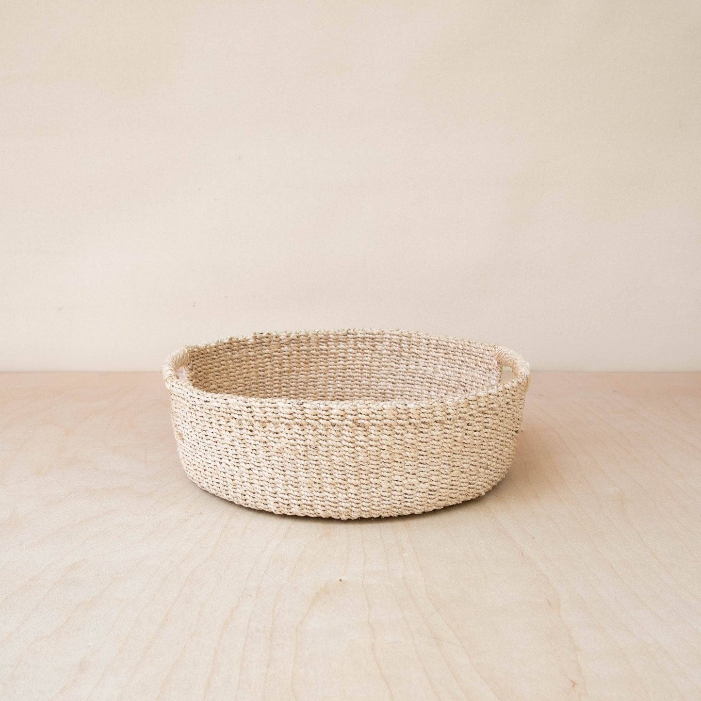 Circular Shallow Handle Hemp Straw Basket
