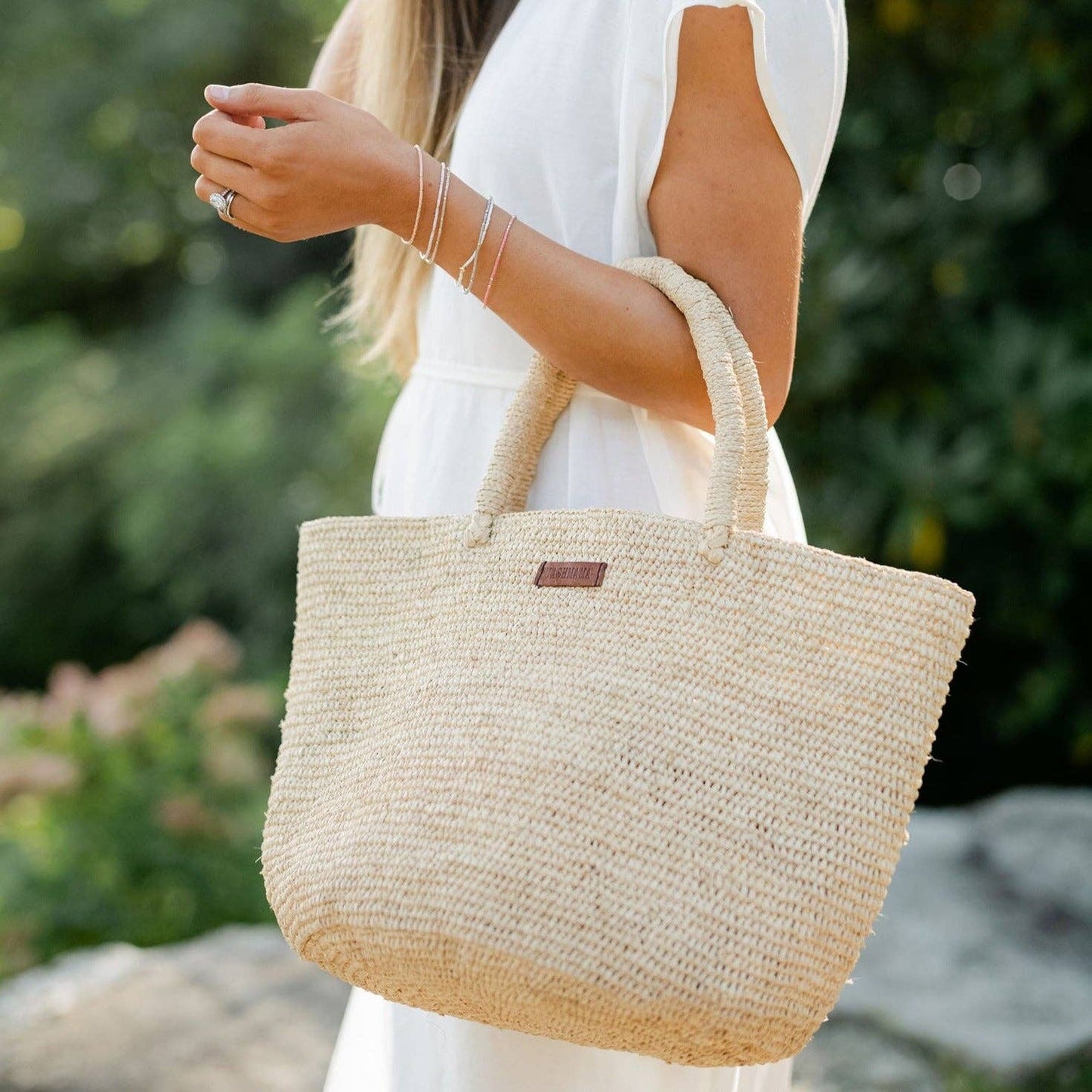 Uashmama - RAFFIA TOTE: Naturale