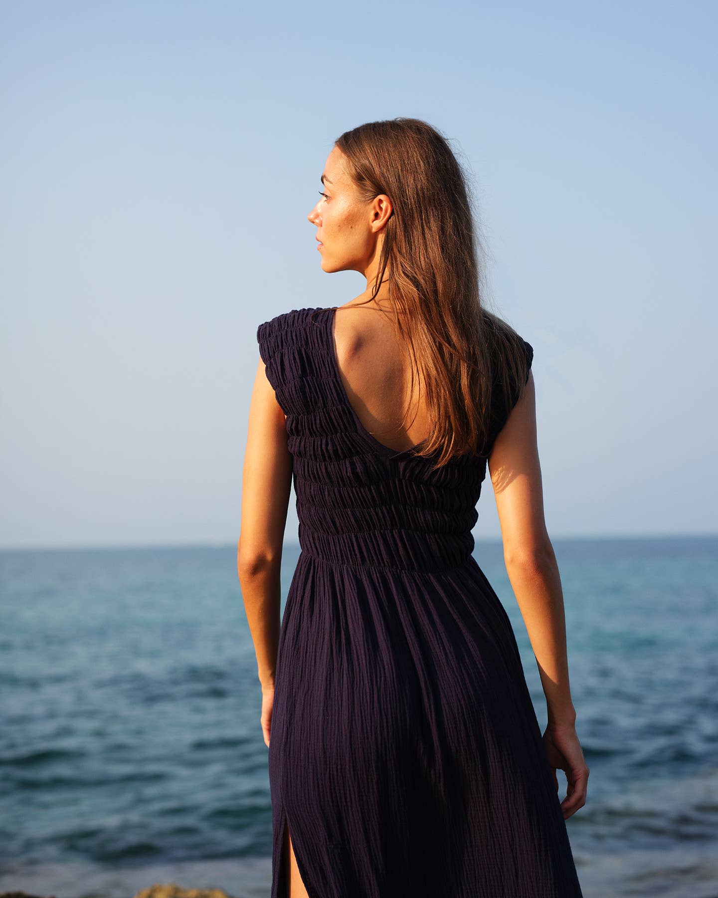 CECILIA SÖRENSEN - 736 ALBAZER Gathered V-neck dress dark henna organic cotton : Black