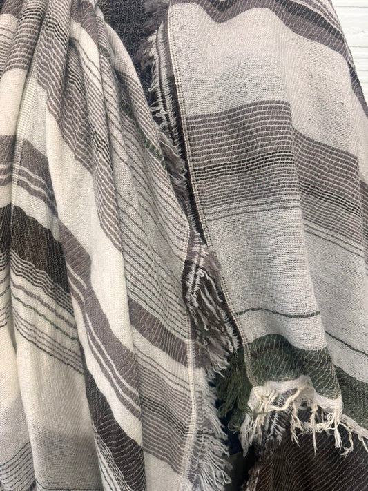Large Fluff Roots Wool-Cotton Sublime Soft Shawls