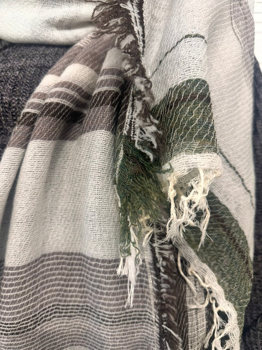 Large Fluff Roots Wool-Cotton Sublime Soft Shawls