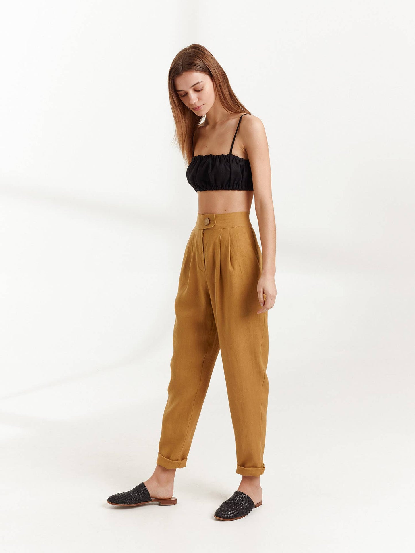 Love and Confuse - Cleo Linen Bralette: White / S