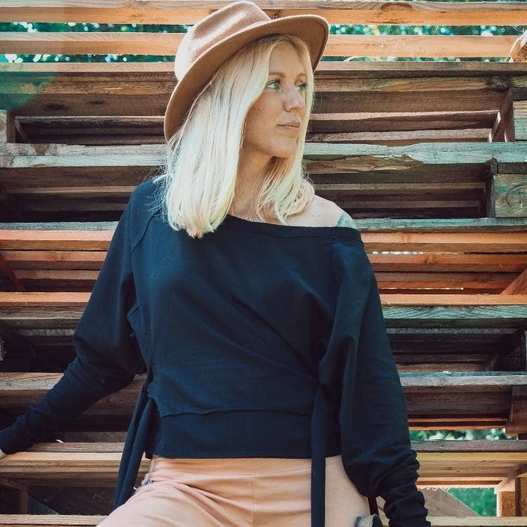 Soul Factory - Organic Cotton Sweater Knot - Black: L/XL