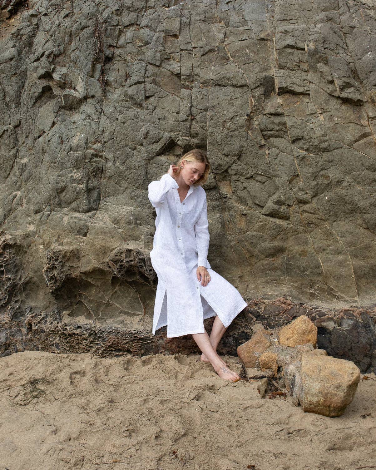 Honest Cotton - Shell Shirt Dress: White / LXL