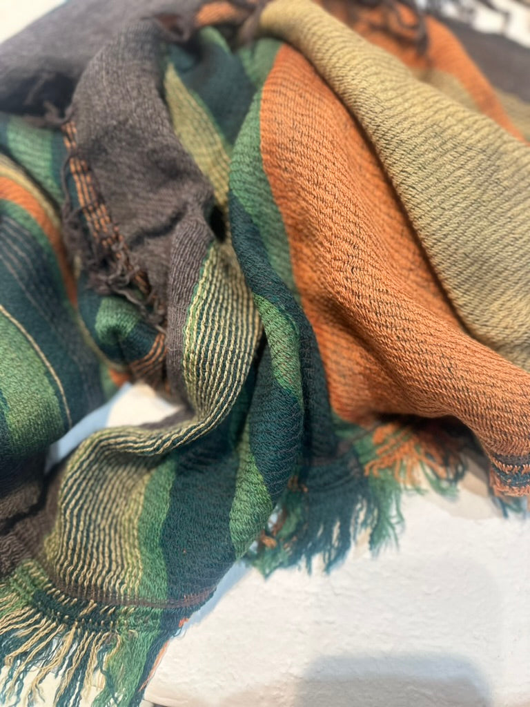 Middle Fluff Roots Square Shawl Cotton and Wool heaven