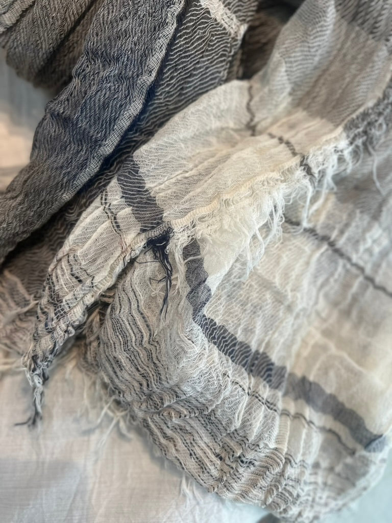 Roots cotton large shawl by Tamaki Niime