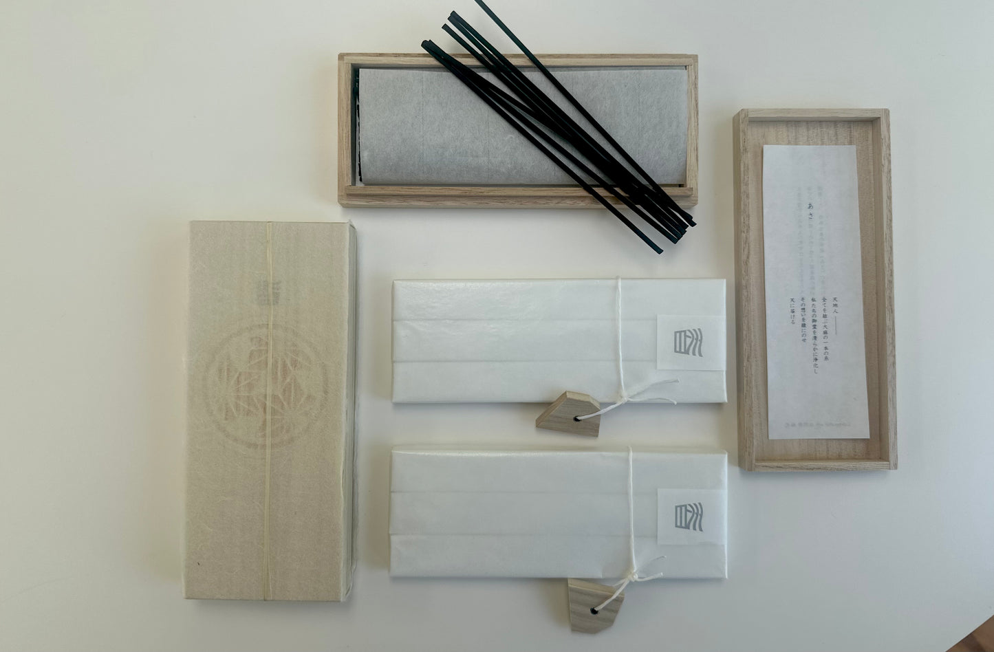 Incense of Sandalwood with wooden stand 30 pack
