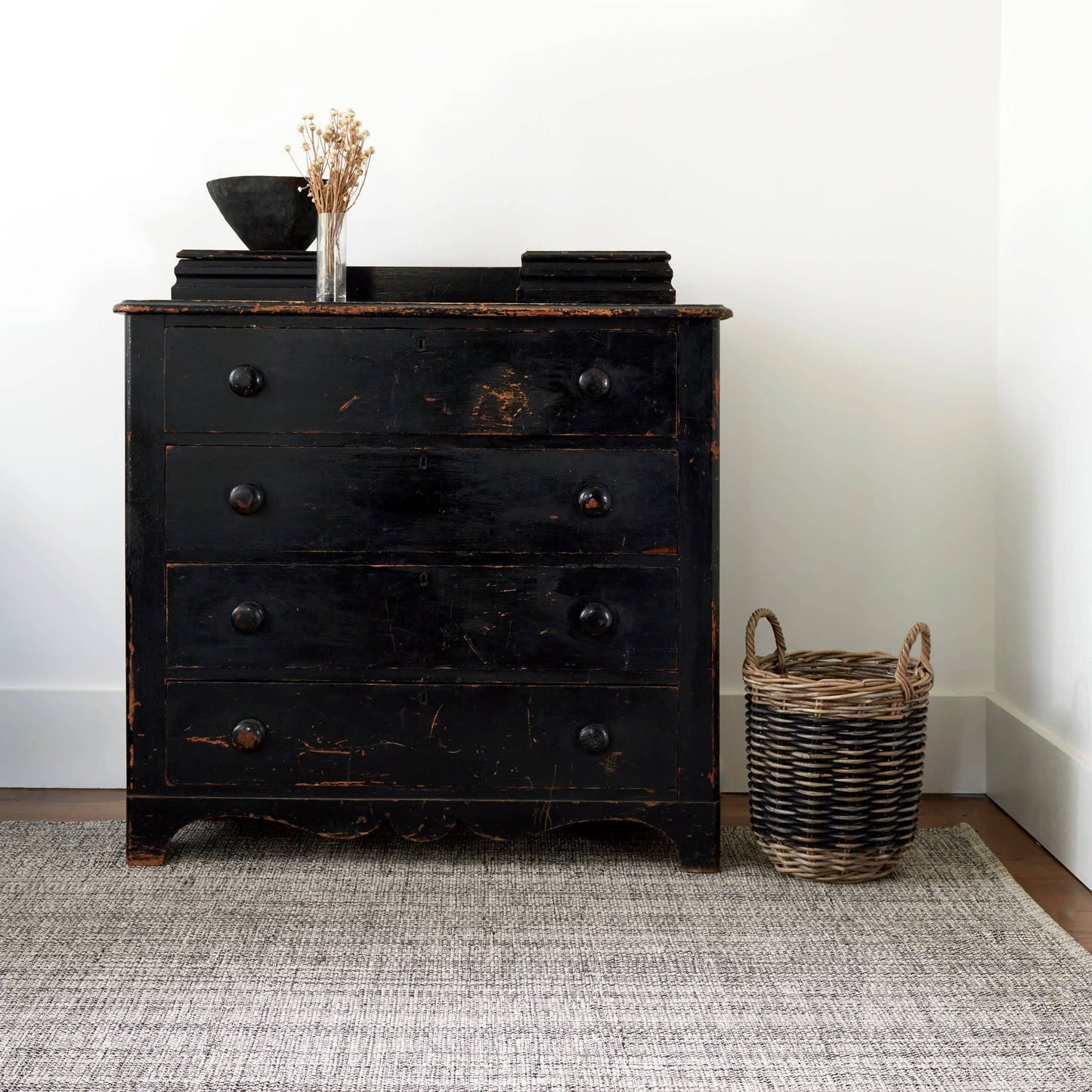 Marled Handwoven Cotton Rug | Black: 2' 6" x 8'